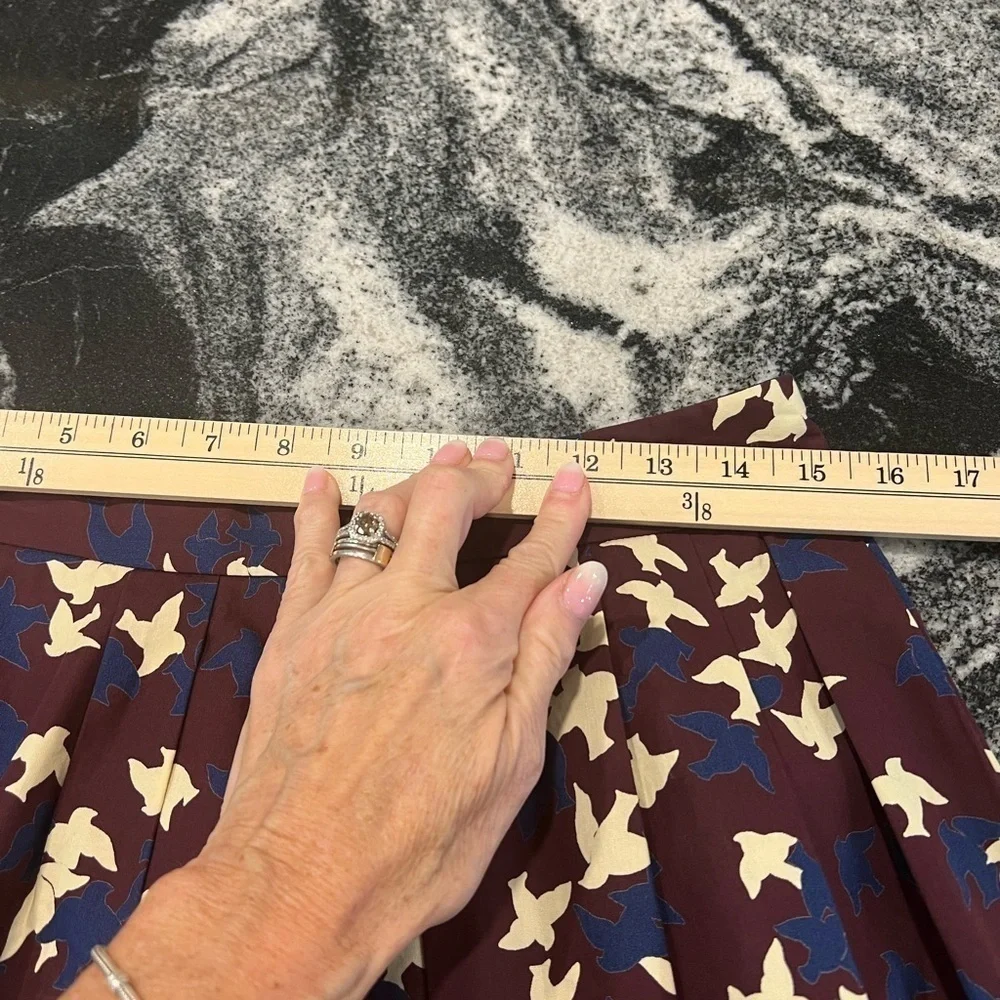 CUE Australia burgundy flock of birds short skirt